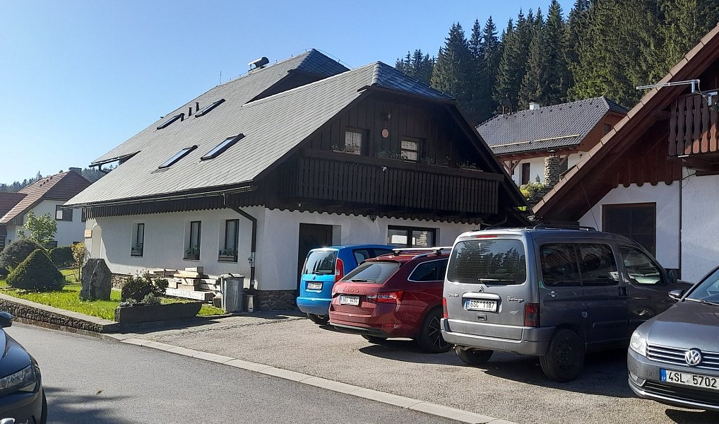 Prodej ubytovacího objektu 970 m², Horní Vltavice – náhled fotky 2