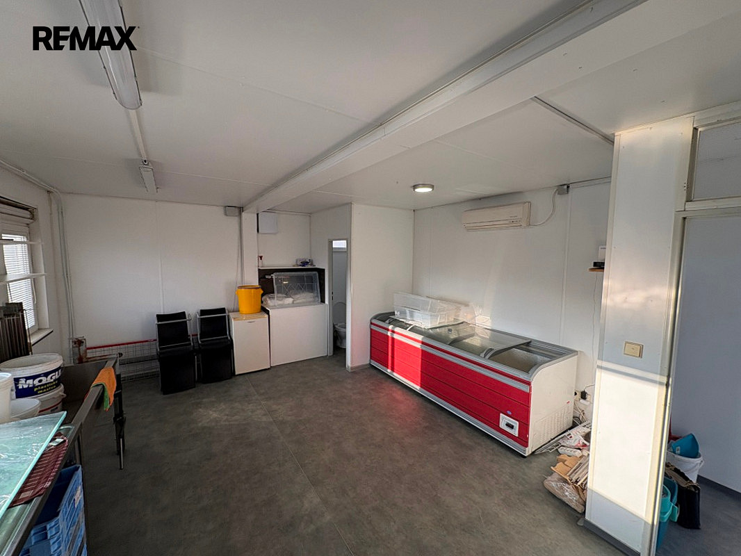 Pronájem obchodních prostor 150 m² – fotografie 2