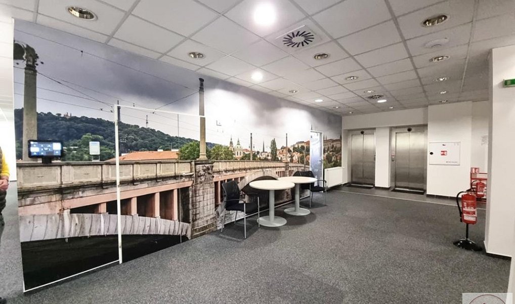 Pronájem kanceláře 714 m², Praha – náhled fotky 3