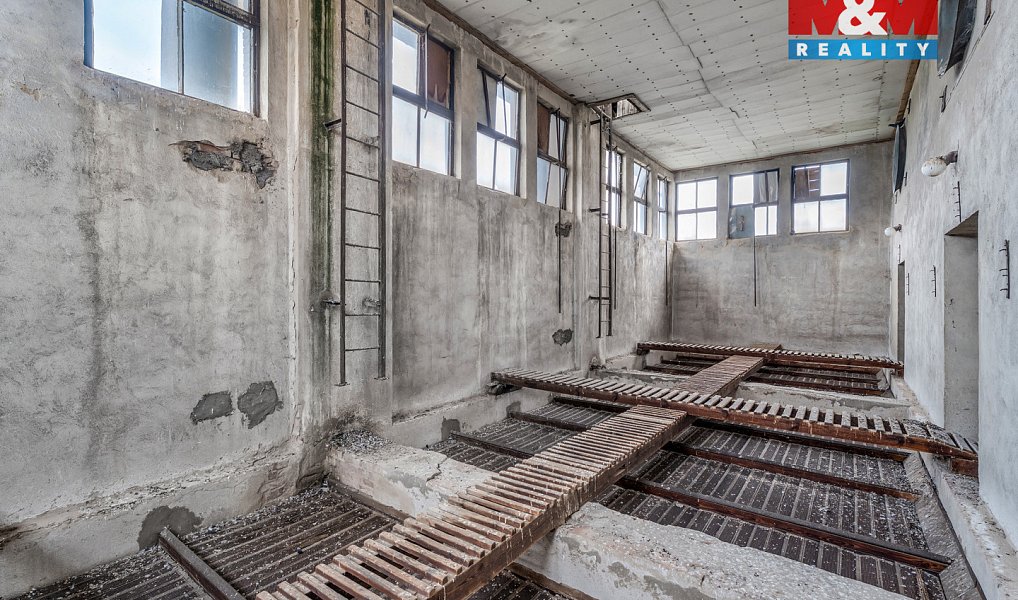 Prodej zemědělského objektu 2 000 m², Křešice – náhled fotky 13