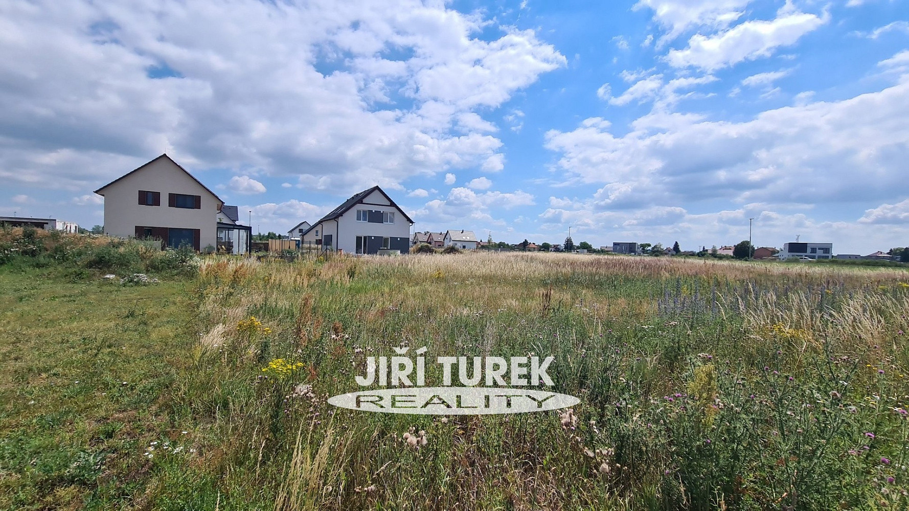 Prodej stavebního pozemku 697 m² – fotografie 3