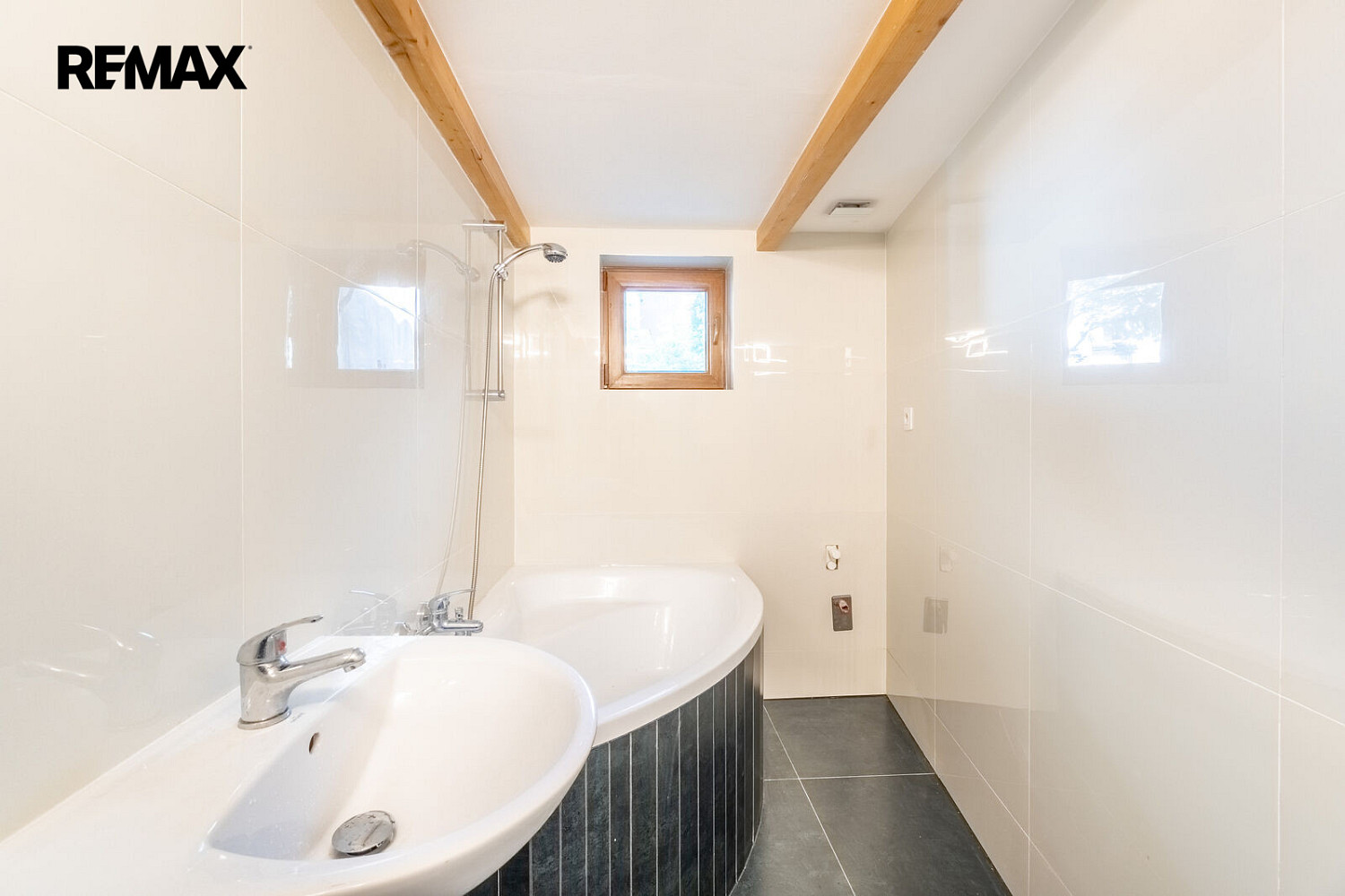 Prodej obchodních prostor 19 m² – fotografie 3