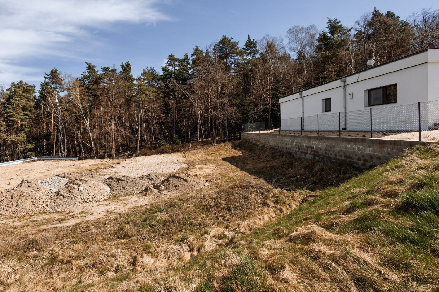 Prodej stavebního pozemku 968 m² – fotografie 2