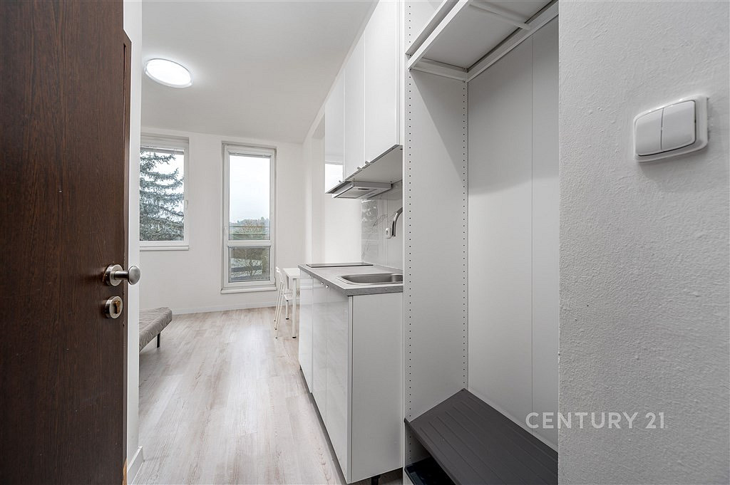 Pronájem bytu 1+kk 17 m² — photo 2