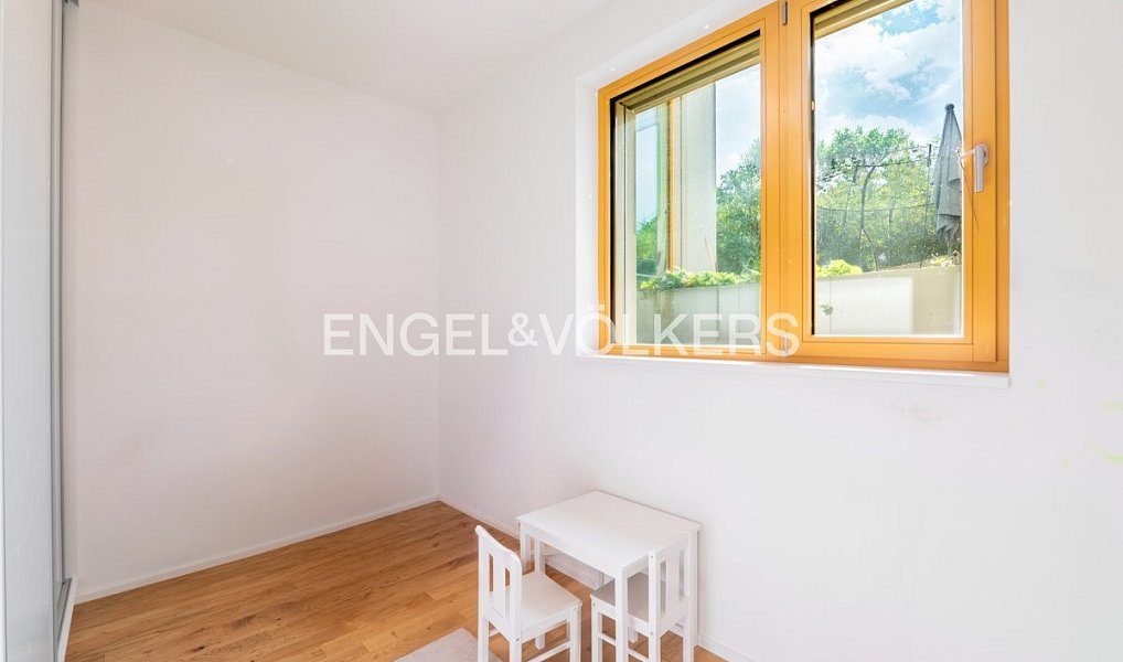 Pronájem domu 219 m² s pozemkem 341 m², Praha – náhled fotky 8