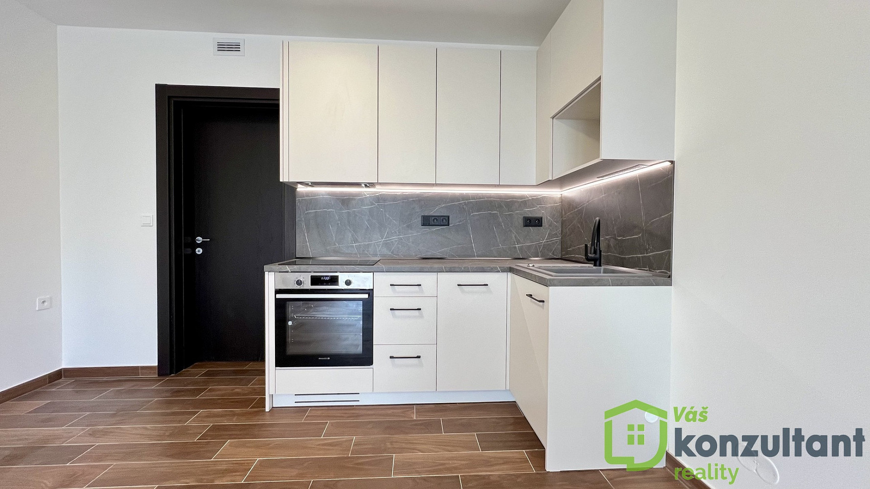 Pronájem bytu 1+kk 35 m²