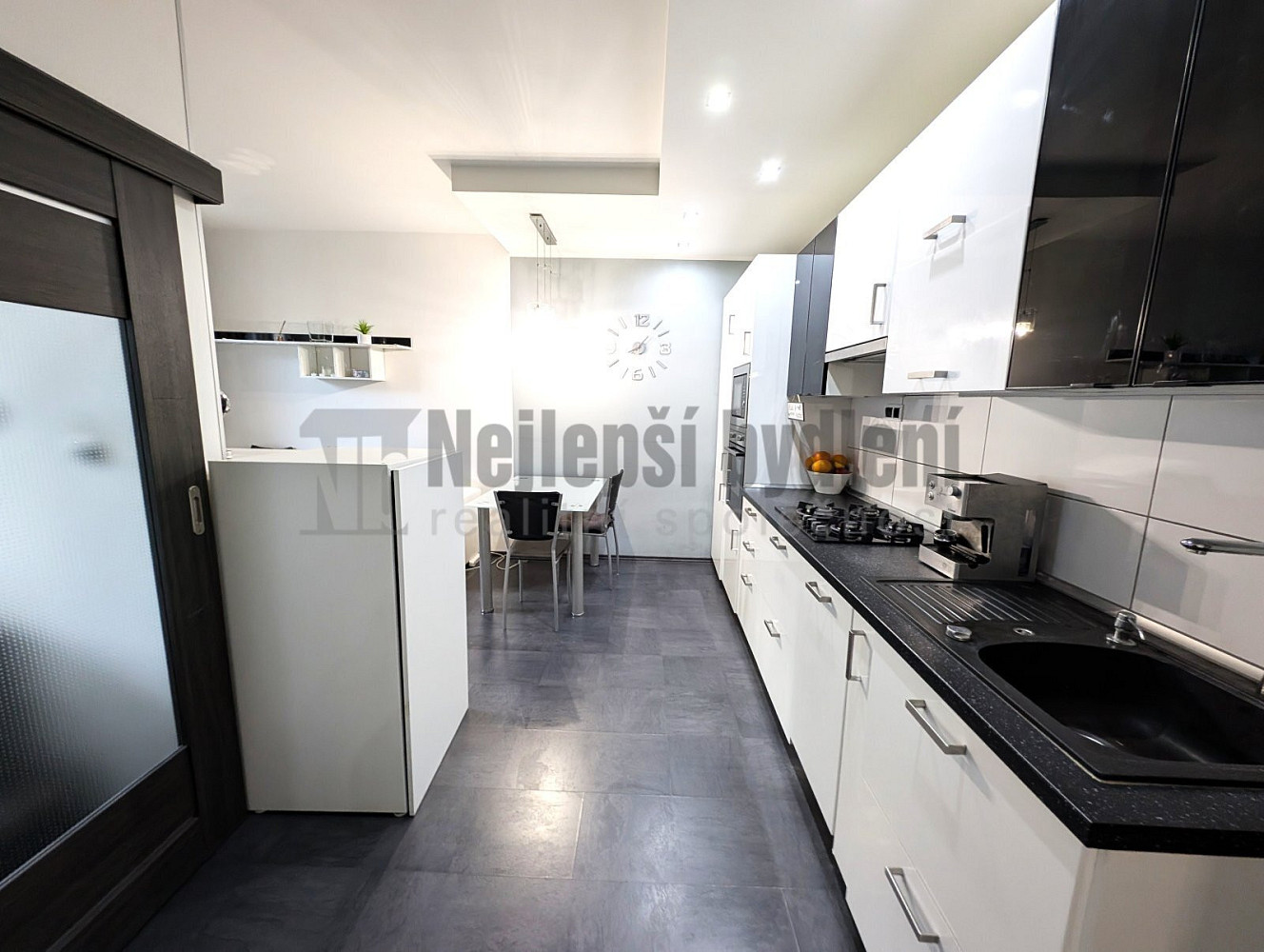 Prodej bytu 2+kk 35 m² – fotografie 3