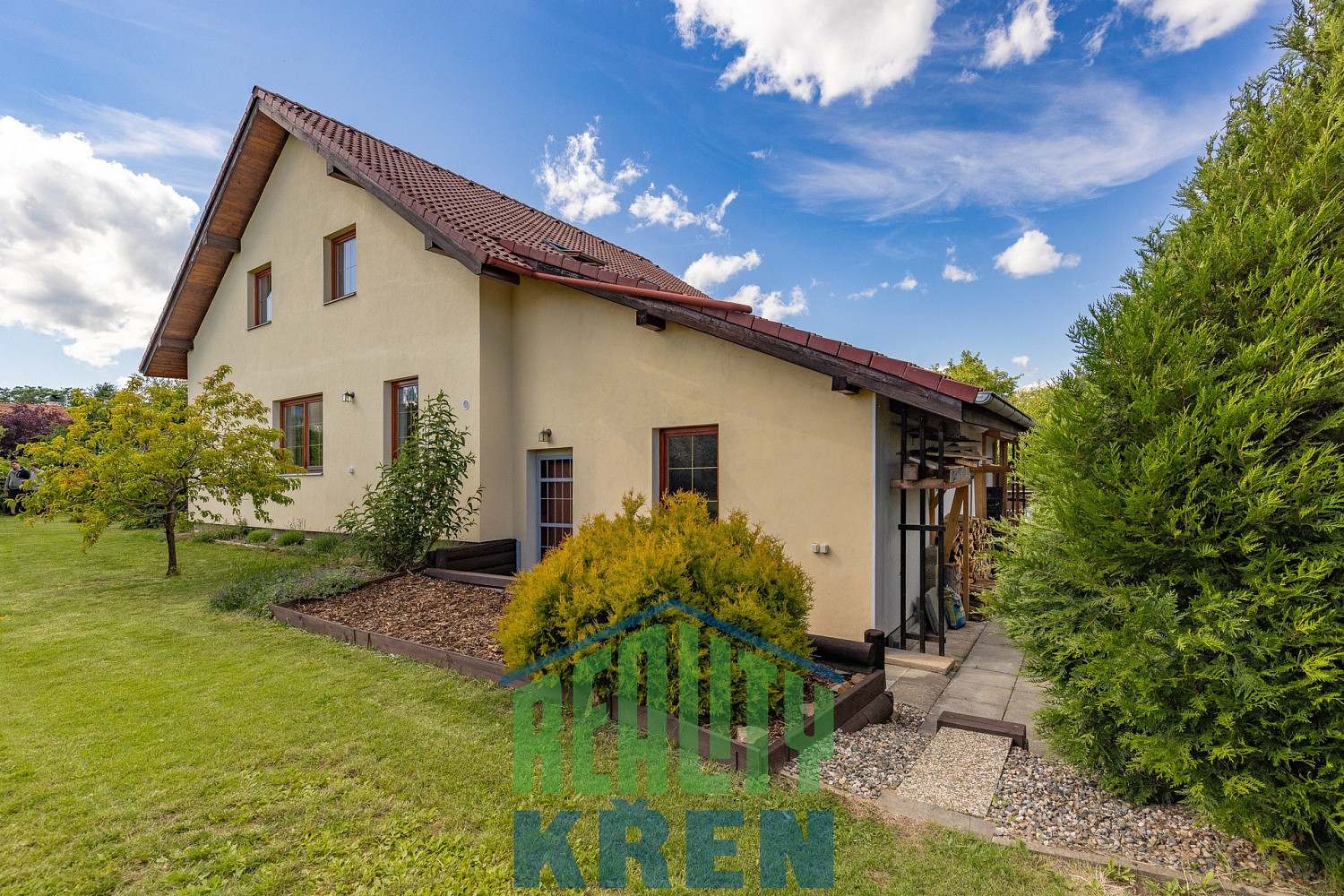 Prodej domu 172 m² s pozemkem 1 110 m² – fotografie 2