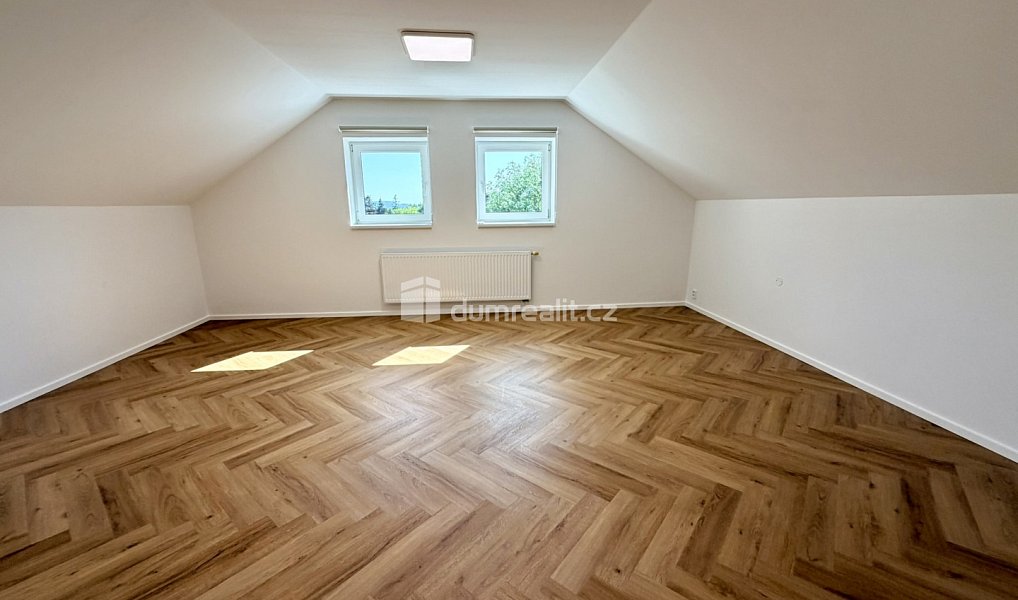 Prodej domu 247 m² s pozemkem 1 024 m², Lukov – náhled fotky 12