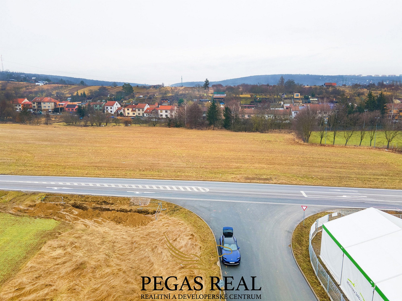 Prodej komerčního pozemku 4 303 m² – fotografie 3