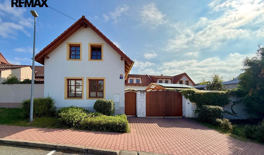 Pronájem bytu 3+1 85 m², Praha – náhled fotky 2