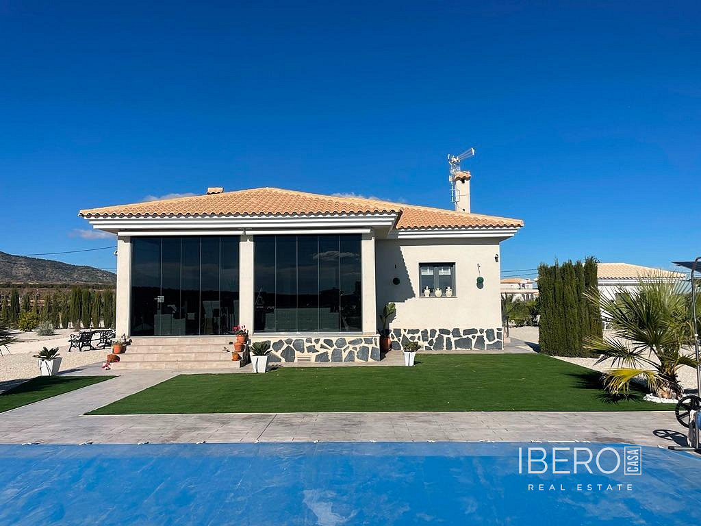 Prodej domu 98 m² s pozemkem 10 000 m²
