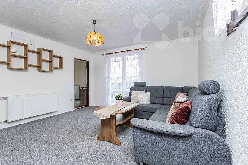 Prodej domu 176 m² s pozemkem 982 m² – fotografie 2