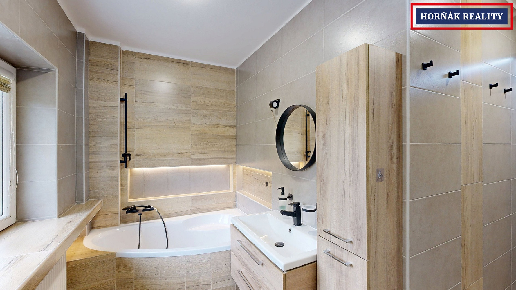 Prodej domu 121 m² s pozemkem 143 m² – fotografie 2