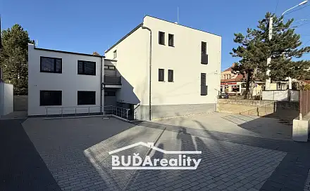 Pronájem bytu 1+kk 32 m², tř. Osvobození, Otrokovice, okres Zlín
