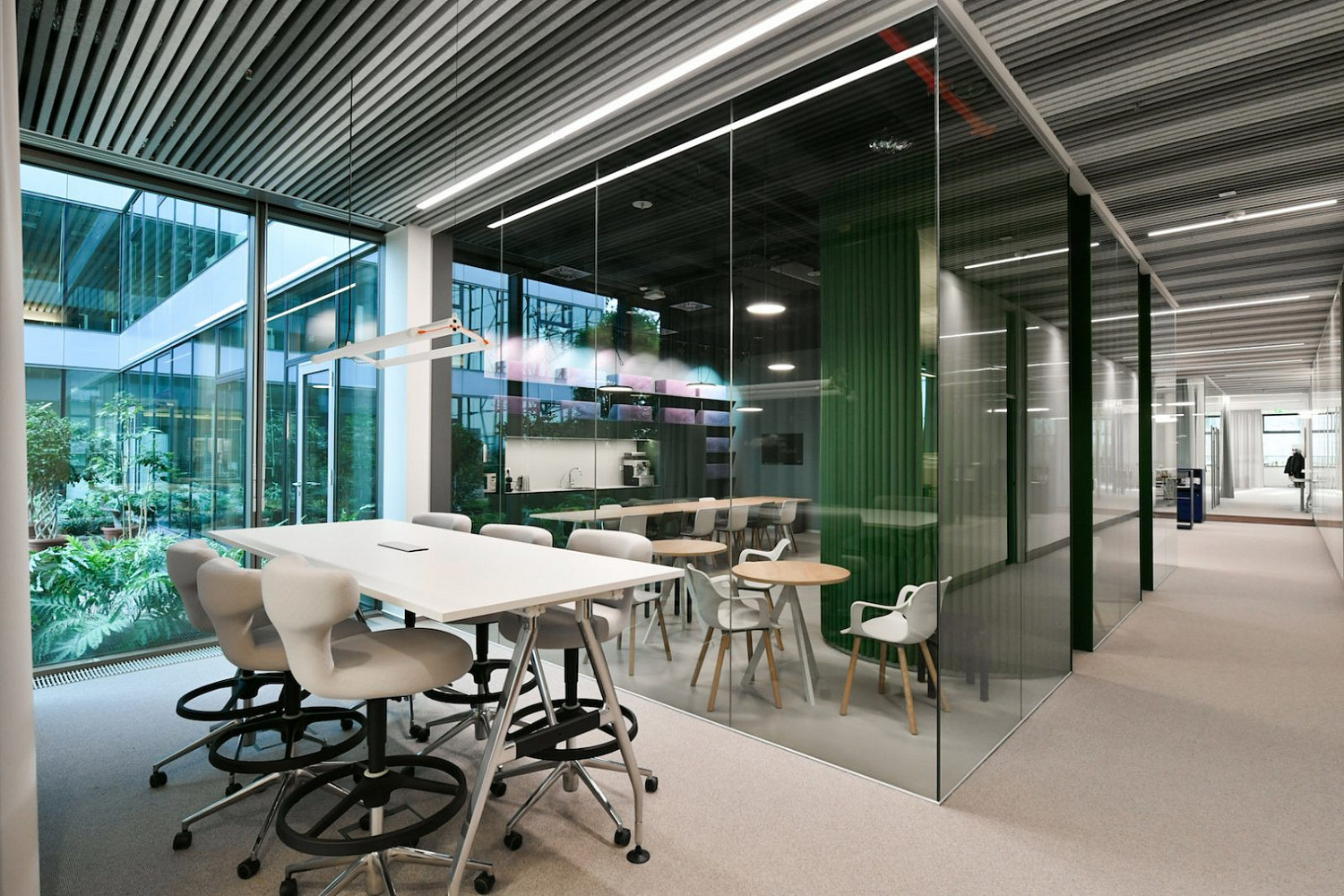 Pronájem kanceláře 1 047 m² – fotografie 3