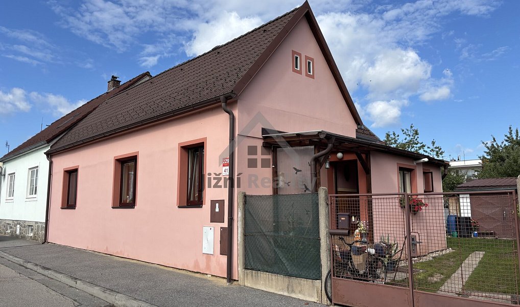 Prodej domu 120 m² s pozemkem 318 m², České Budějovice – náhled fotky 2