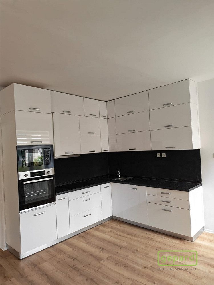 Prodej bytu 4+kk 82 m² — photo 2