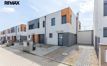 Pronájem domu 107 m² s pozemkem 124 m², Vrbenská, Praha 9 - Hostavice