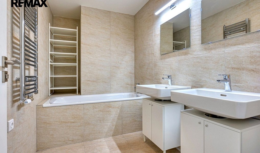 Pronájem bytu 4+kk 103 m², Praha – náhled fotky 14
