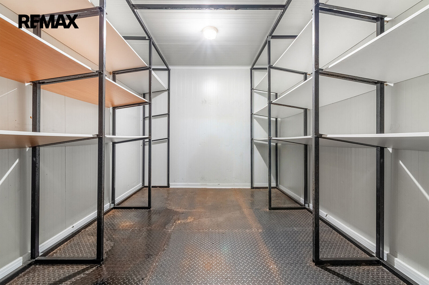 Pronájem komerčního objektu (jiného typu) 12 m²