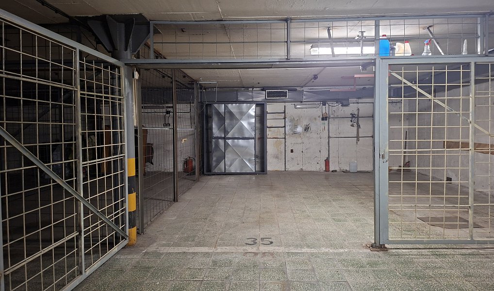 Pronájem garážového stání, 16m2 - ul. Ke Strašnické, Praha 10, Praha – náhled fotky 5