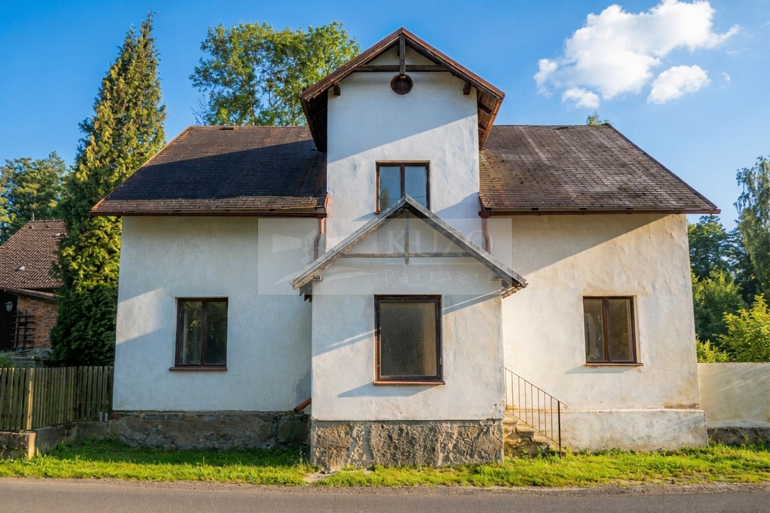 Prodej domu 250 m² s pozemkem 1 105 m²