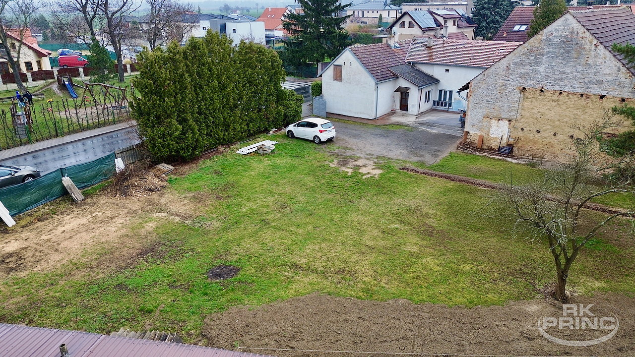 Prodej stavebního pozemku 851 m² – pohled 3