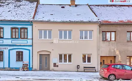 Prodej domu 200 m² s pozemkem 321 m², náměstí, Kravaře, okres Česká Lípa