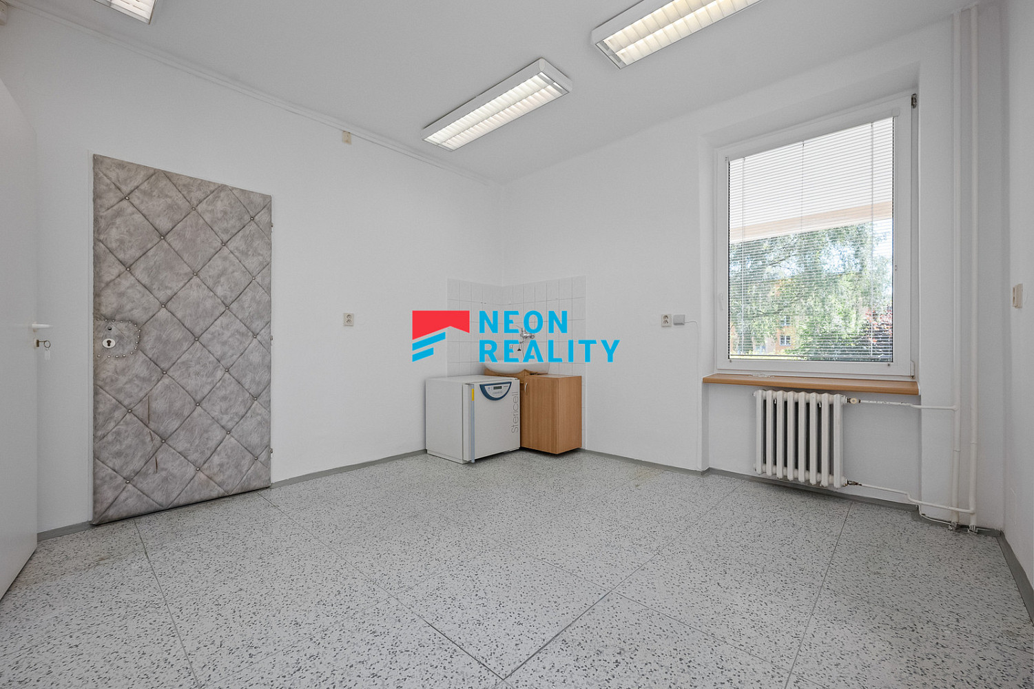 Pronájem komerčního objektu (jiného typu) 34 m² – další