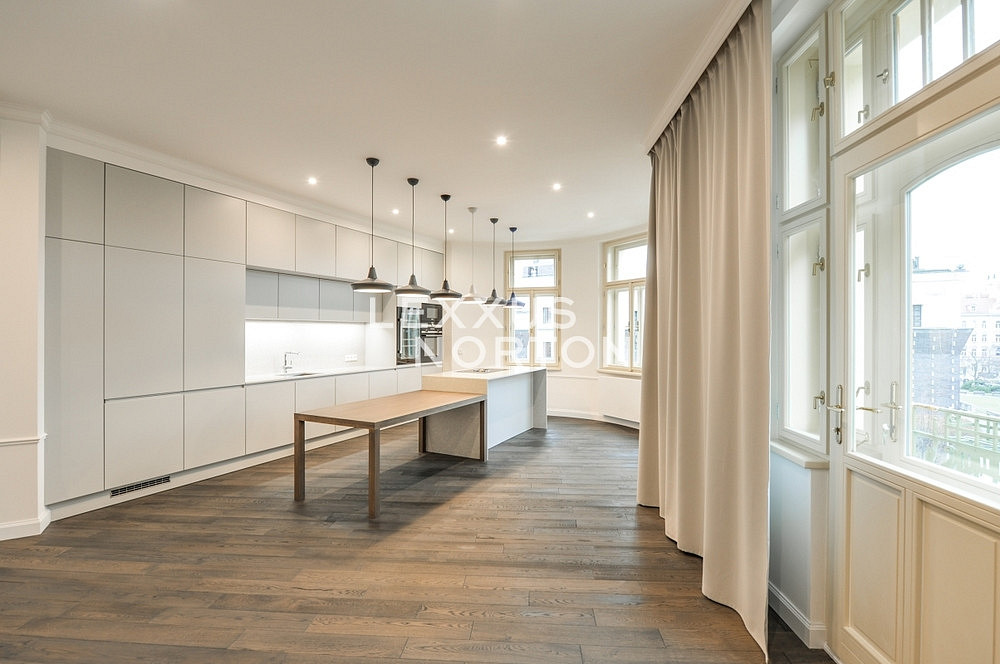 Pronájem bytu 4+kk 167 m²