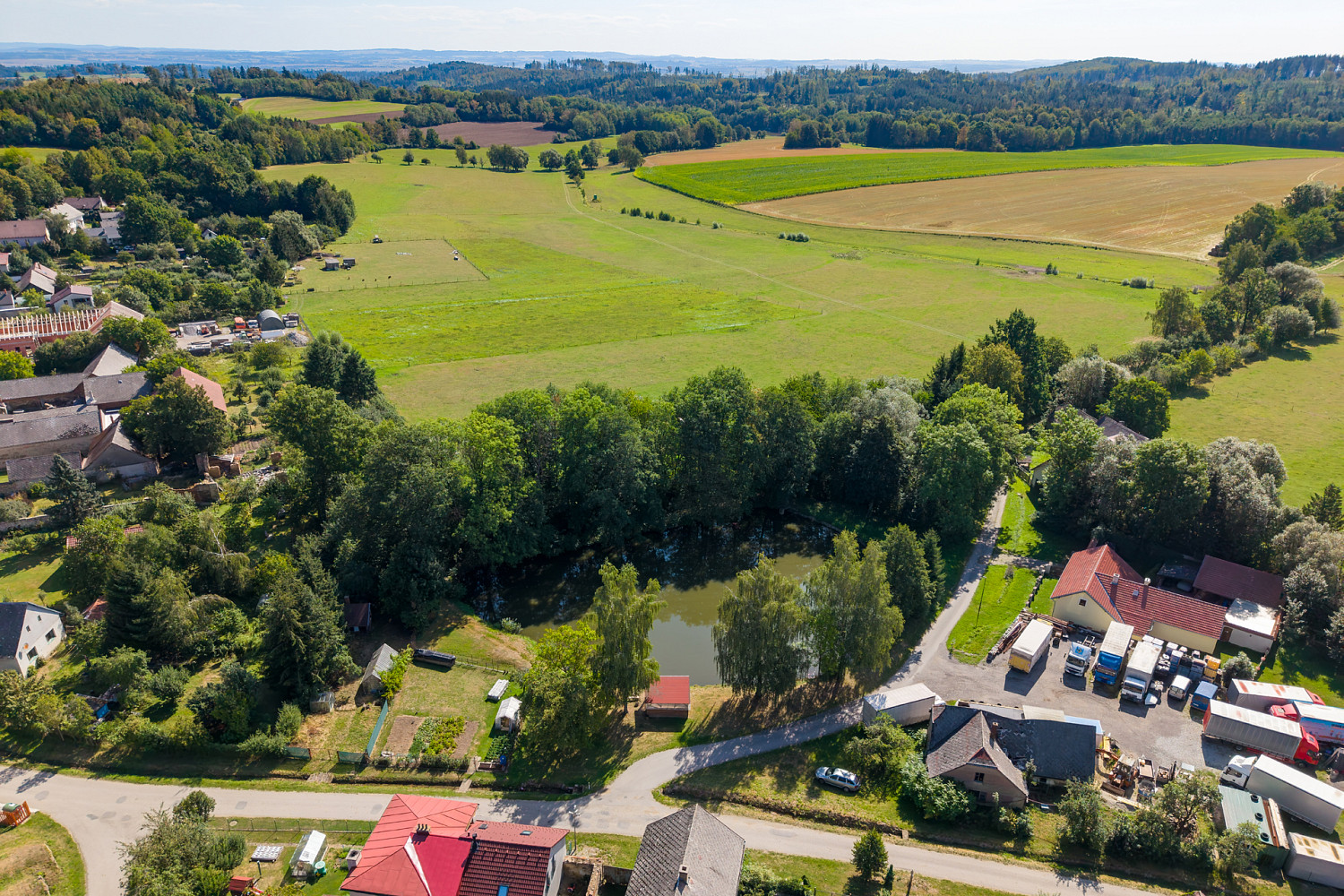 Prodej domu 100 m² s pozemkem 977 m² – fotografie 2