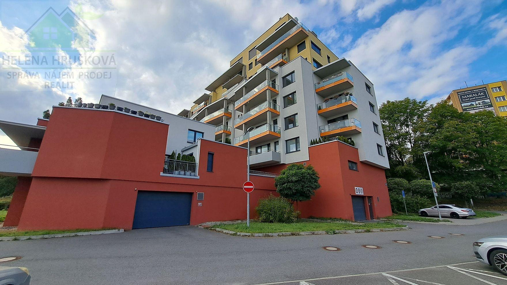 Garážové parkovací stání, ul. Sokolovská, Ostrava-Poruba