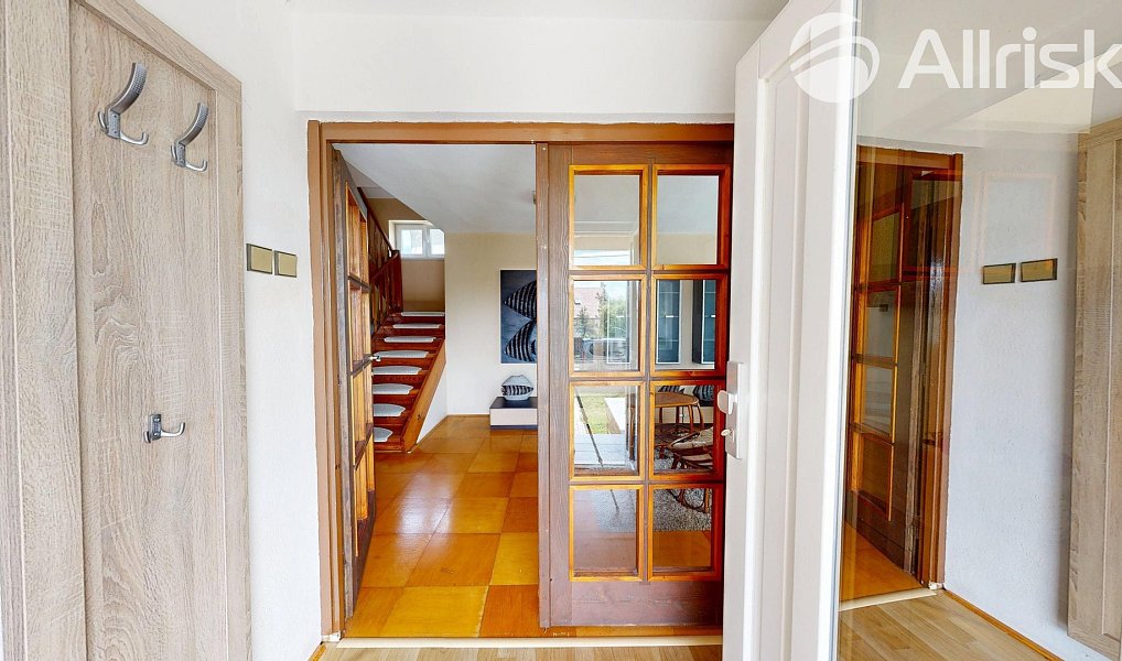 Prodej domu 252 m² s pozemkem 747 m², Dolní Benešov – náhled fotky 9