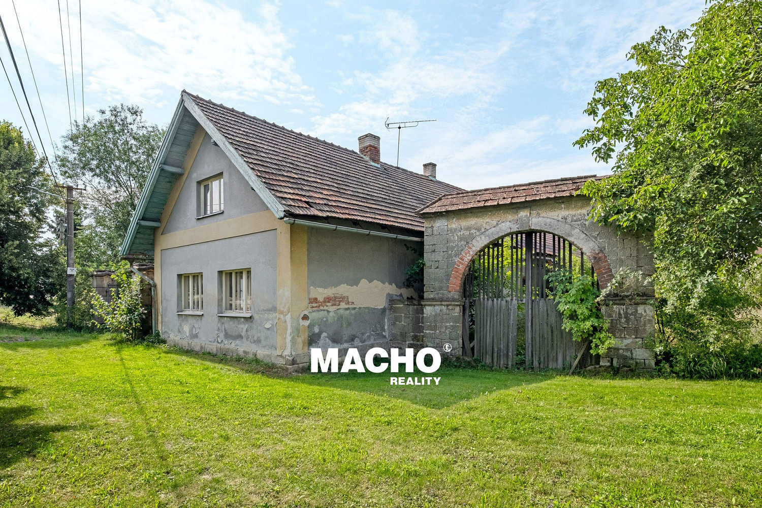 Prodej domu 335 m² s pozemkem 2 763 m²