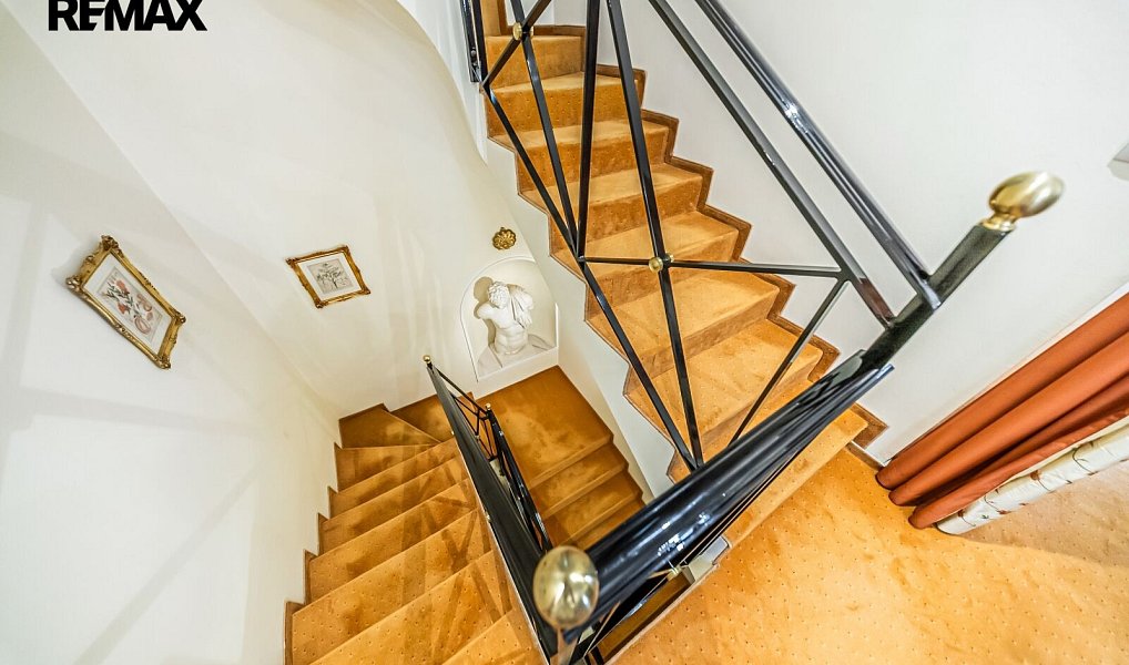 Prodej domu 333 m² s pozemkem 218 m², Praha – náhled fotky 5