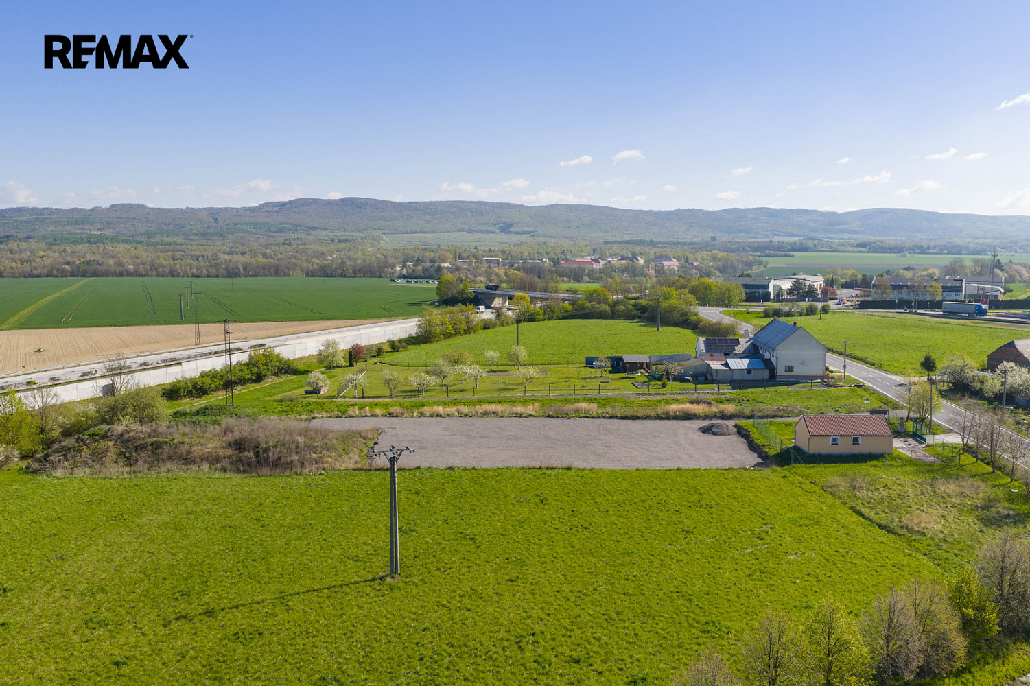Prodej komerčního pozemku 3 714 m² – další