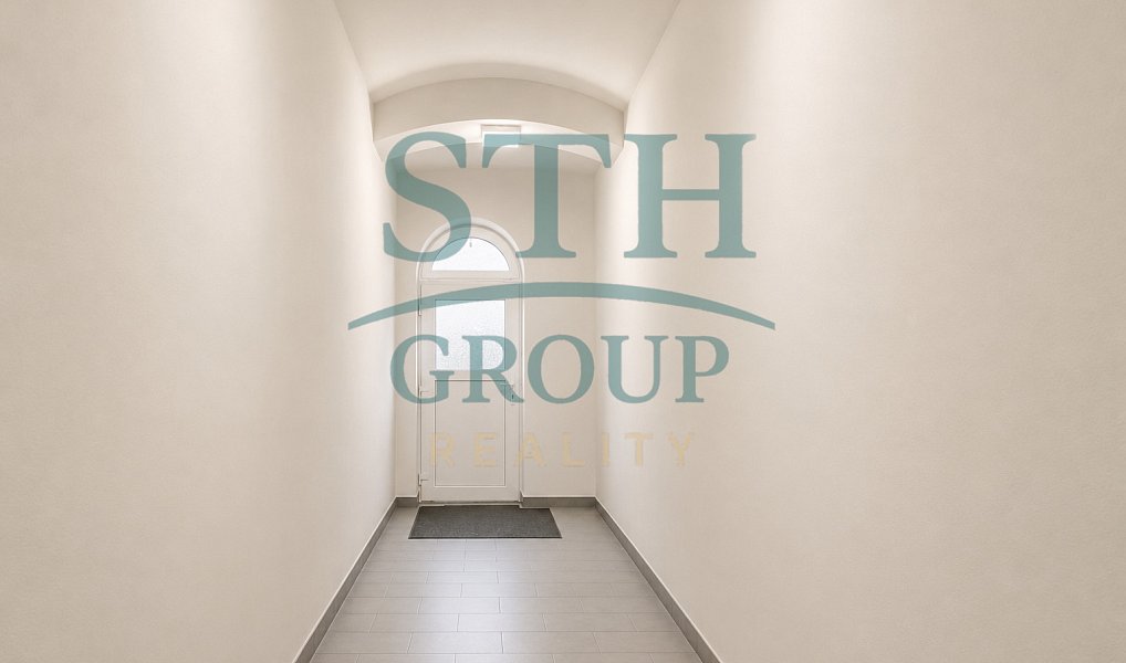 Prodej nájemního domu, činžáku 300 m², Trmice – náhled fotky 9
