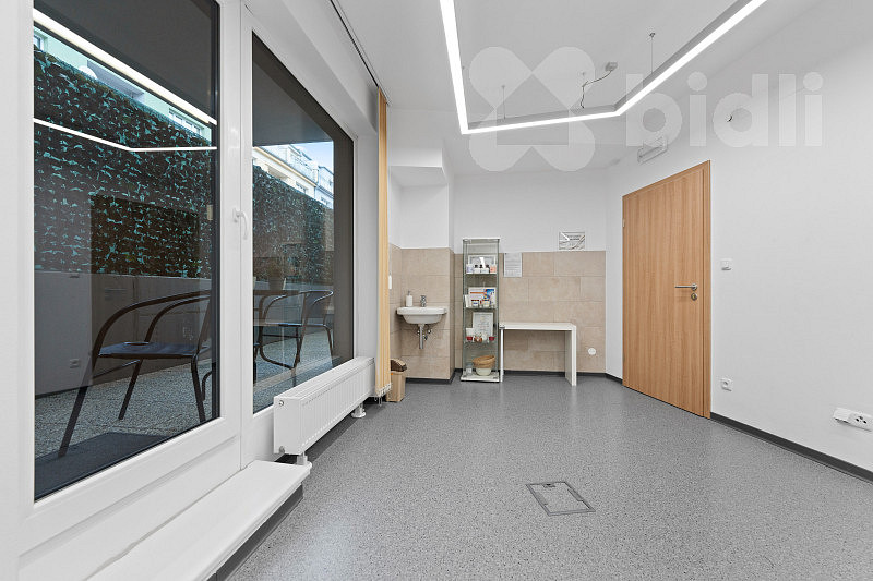 Pronájem komerčního objektu (jiného typu) 18 m²