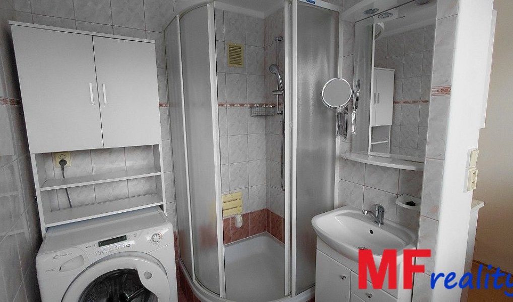 Pronájem bytu 3+1 59 m², Hradec Králové – náhled fotky 3