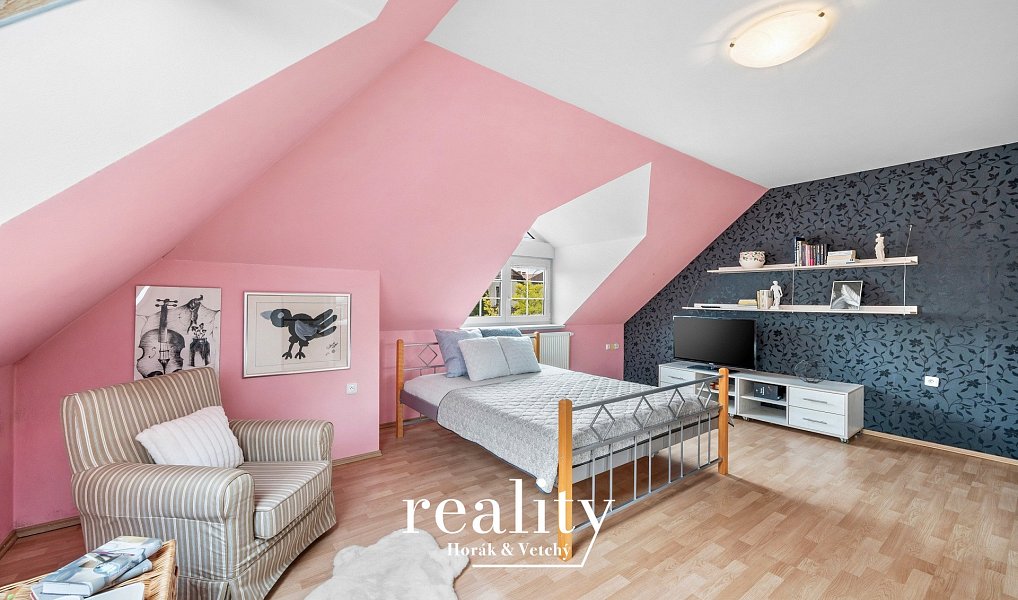 Prodej domu 210 m² s pozemkem 890 m², Znojmo – náhled fotky 17
