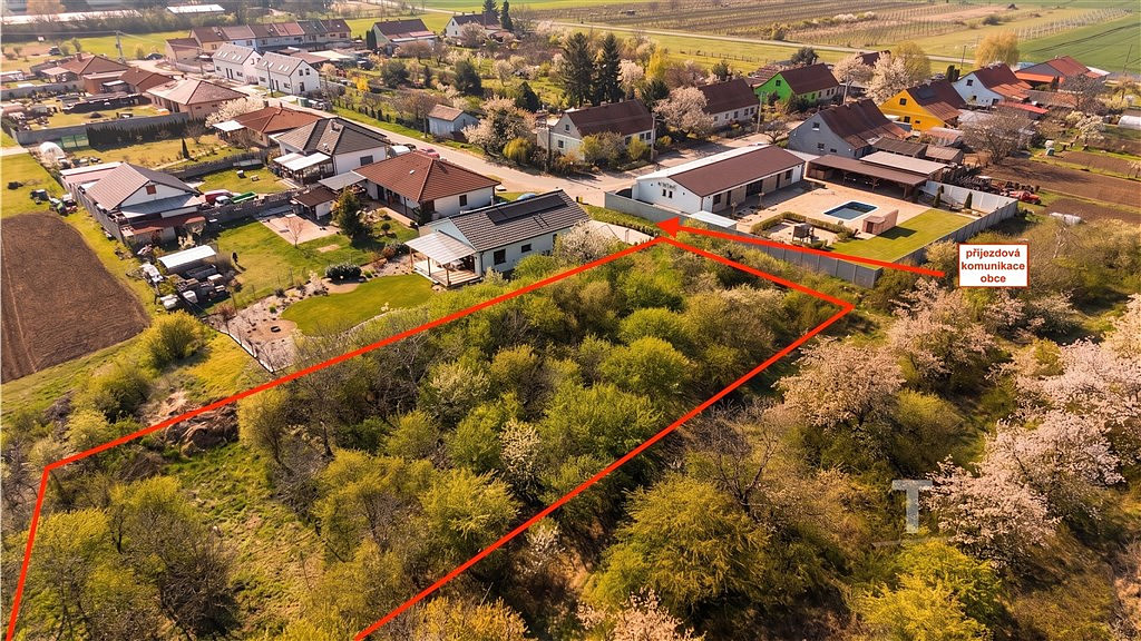 Prodej stavebního pozemku 2 082 m²