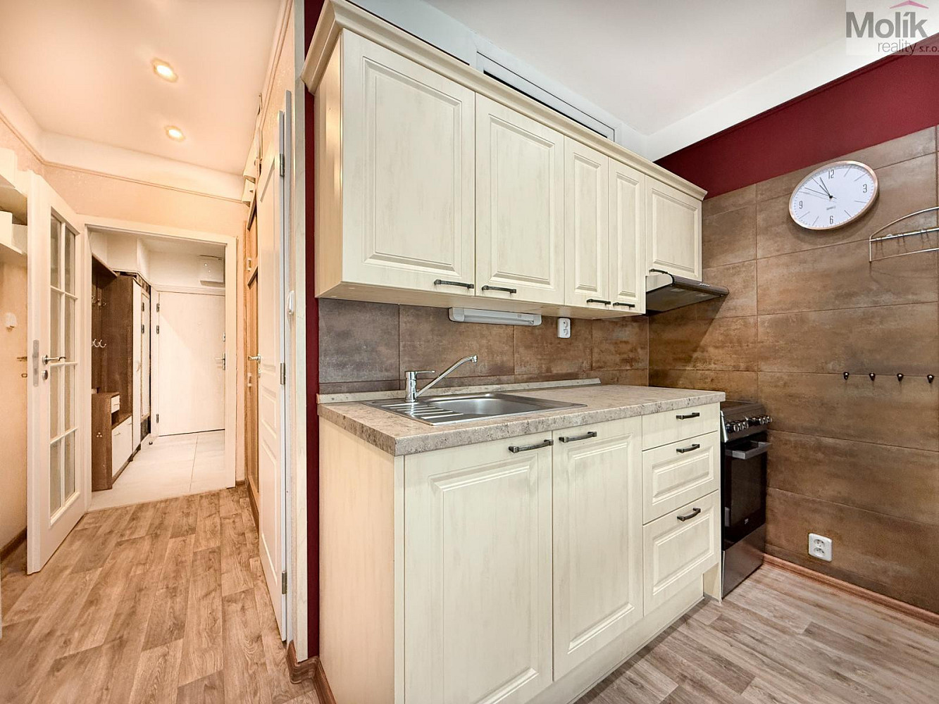 Pronájem bytu 1+kk 38 m² – fotografie 4