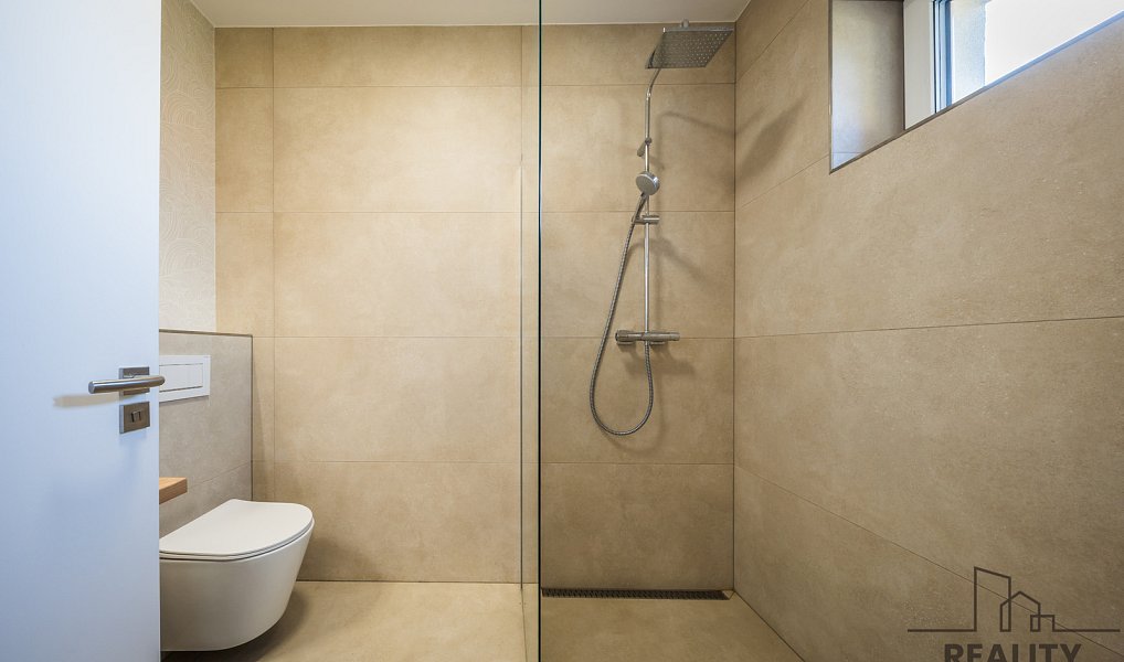 Prodej domu 225 m² s pozemkem 320 m², Vracov – náhled fotky 11
