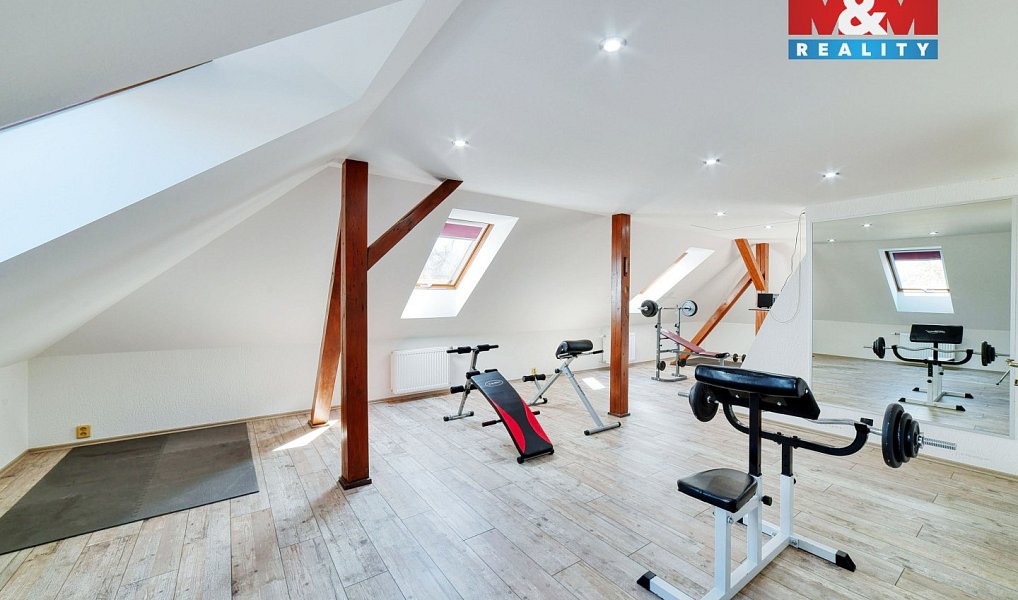 Prodej domu 248 m² s pozemkem 1 621 m², Cheb – náhled fotky 6