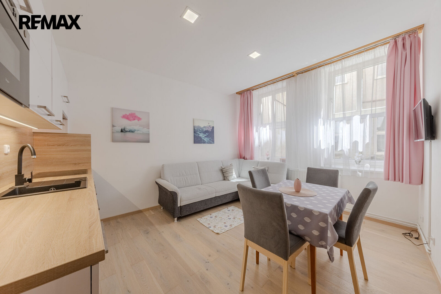 Pronájem bytu 2+kk 42 m² – fotografie 4