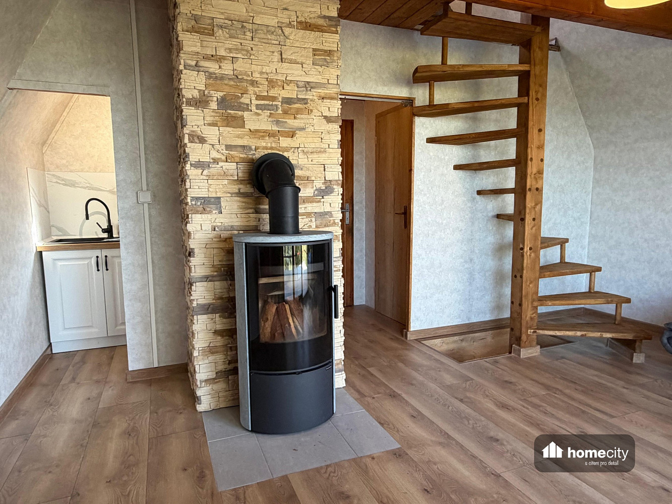 Prodej chaty/chalupy 80 m² s pozemkem 466 m² – fotografie 3