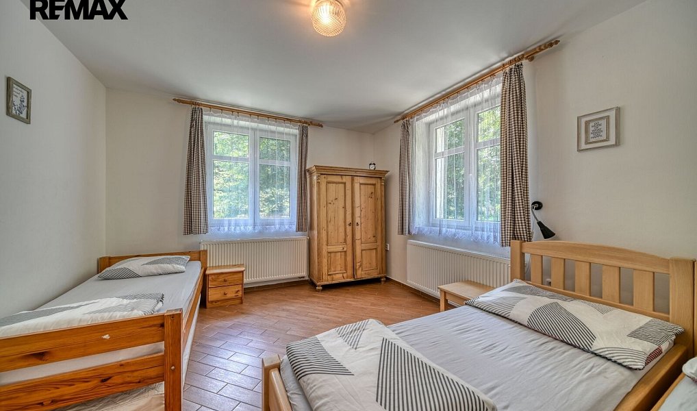 Prodej domu 215 m² s pozemkem 987 m², Radvanice – náhled fotky 11