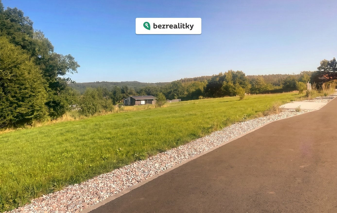 Prodej stavebního pozemku 1 243 m²