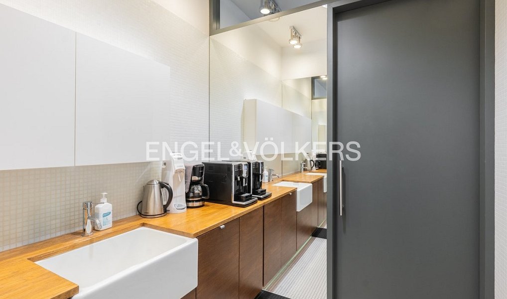 Pronájem kanceláře 282 m², Praha – náhled fotky 10